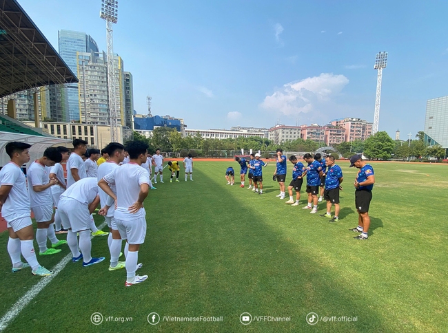 U22 Việt Nam soi điểm yếu kết thúc trước cuộc đối đầu Uzbekistan - Ảnh 1.