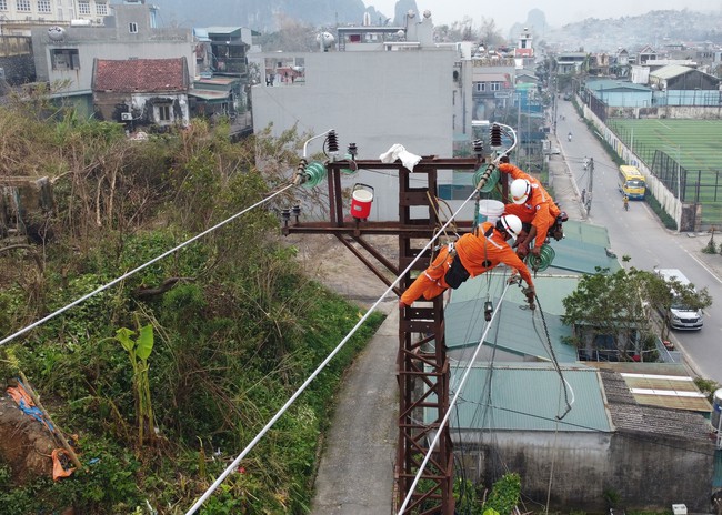 Quảng Ninh dự kiến cấp điện trở lại cho toàn tỉnh vào ngày 20/9 - Ảnh 1.